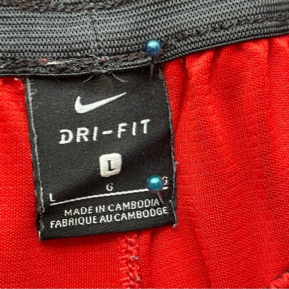 Men's Nike Red Dri Fit 22 inch Athletic Basketball Shorts, L - Picture 5 of 10